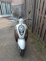 Sym mio, Fietsen en Brommers, Scooters | SYM, Ophalen of Verzenden, Zo goed als nieuw, Benzine, Overige modellen