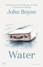 John Boyne ,,WATER,,, John Boyne, Ophalen of Verzenden, Wereld overig, Zo goed als nieuw