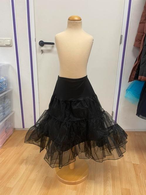 Nieuwe zwarte lange petticoat maat128/140, Kinderen en Baby's, Carnavalskleding en Verkleedspullen, Nieuw, Meisje, 122 t/m 128