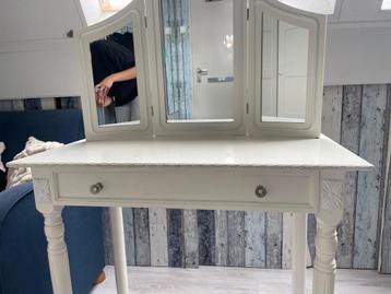 Te koop witte kaptafel 