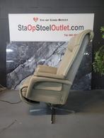 Prominent Relaxstoel Grijswit met kantelfunctie op accu, Minder dan 75 cm, Leer, Ophalen of Verzenden, Zo goed als nieuw