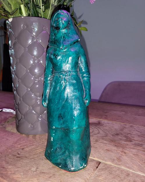 Ernest Patris beeld ik denk keramiek 26 cm gesigneerd, Antiek en Kunst, Kunst | Designobjecten, Ophalen of Verzenden