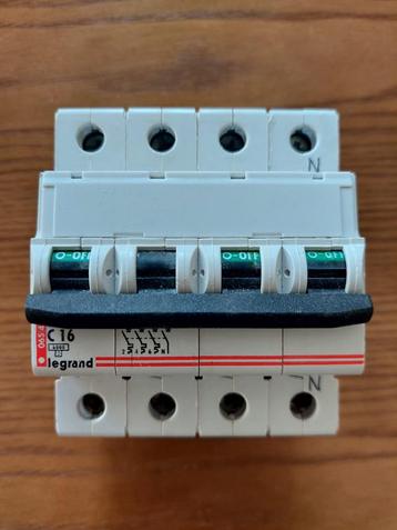 C16 Legrand 065 43  beschikbaar voor biedingen