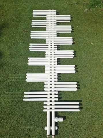 Design radiator met thermostaat knop beschikbaar voor biedingen