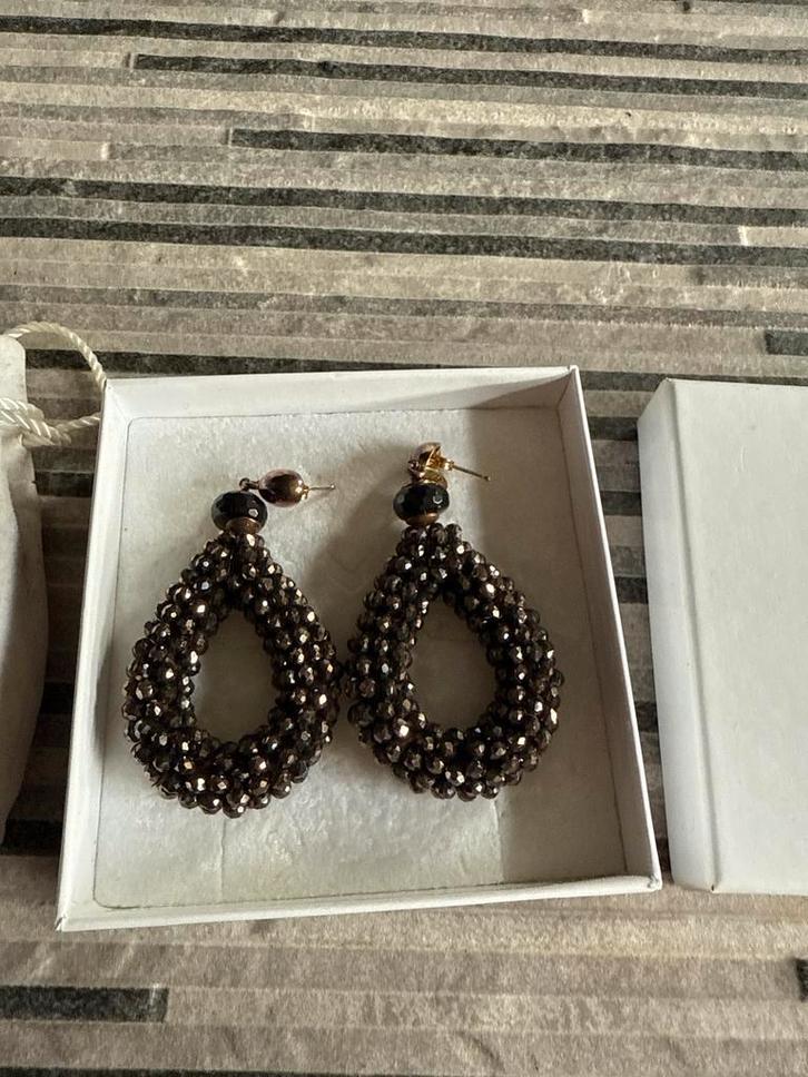 Lott Oorbellen - Hangers, Sieraden, Tassen en Uiterlijk, Oorbellen, Zo goed als nieuw, Hangers, Overige materialen, Bruin, Met kristal