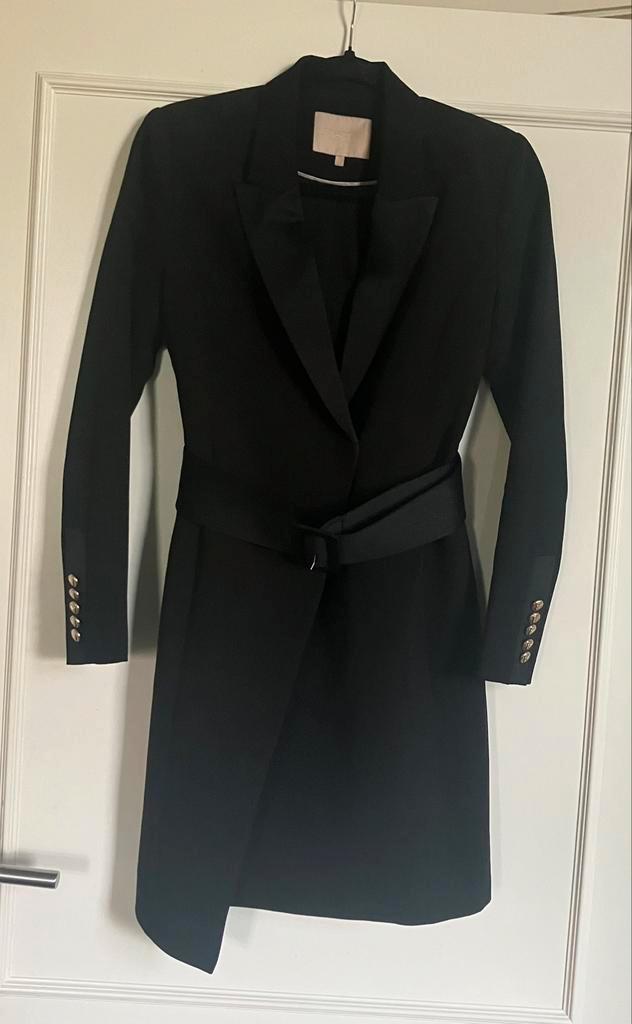 Zwarte JoshV, Josh V Romance jurk, blazerdress in maat S, Kleding | Dames, Jurken, Nieuw, Maat 36 (S), Zwart, Boven de knie, Ophalen of Verzenden