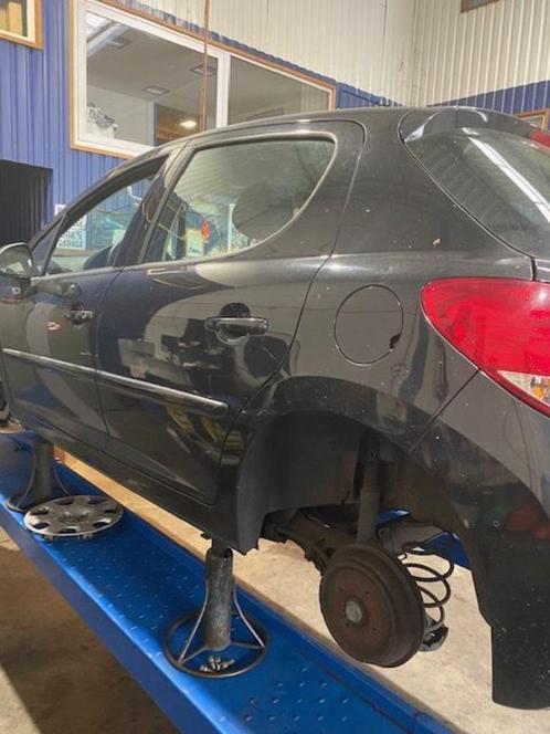 Peugeot 207 1.4 16VTI BWJ 2001 Demontage Onderdelen, Auto-onderdelen, Carrosserie en Plaatwerk, Bumper, Peugeot, Voor, Gebruikt