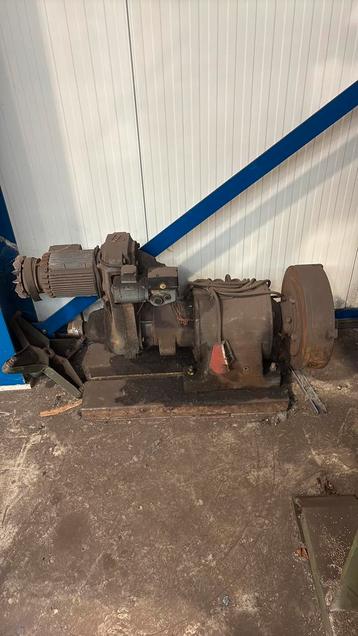 Vario variabel regelbare electromotor met draaibank kop beschikbaar voor biedingen