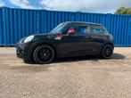 Mini F56S Cooper S AUT 2014 Zwart JCW Package zeer netjes, Auto's, Mini, 1998 cc, Stof, Zwart, 4 stoelen