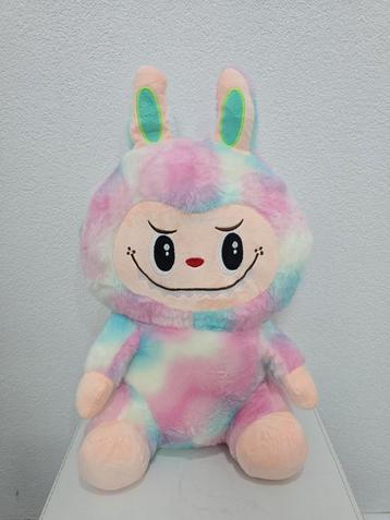 XL Regenboog Labubu Knuffel met Deken beschikbaar voor biedingen