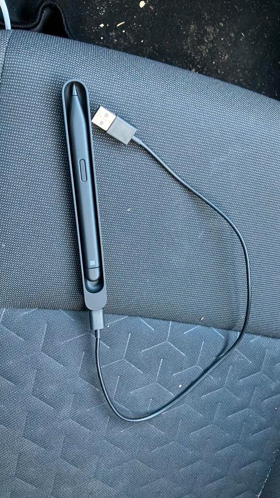 Microsoft Surface Slim Pen 2 + Lader, Computers en Software, Windows Tablets, Zo goed als nieuw, Ophalen of Verzenden