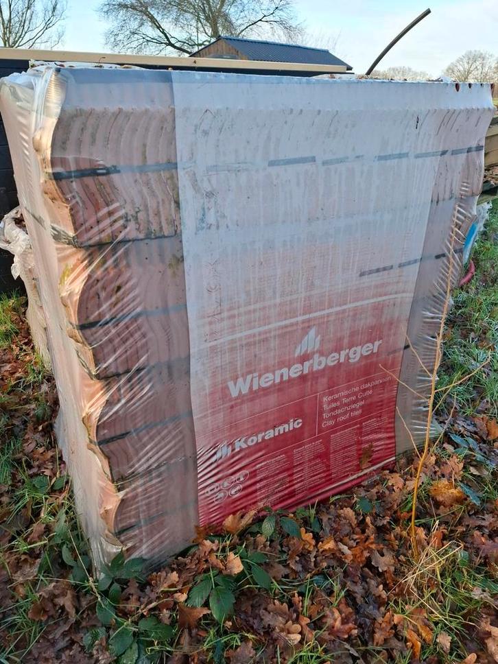 Nieuwe Vario VHV dakpannen, Doe-het-zelf en Verbouw, Dakpannen en Dakbedekking, Nieuw, Dakpannen, Steen of Klei, Rood, 15 m² of meer