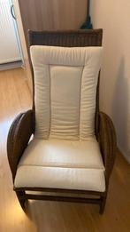 2 (donker) rieten stoelen, Ophalen of Verzenden, Zo goed als nieuw, 75 tot 100 cm