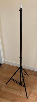 Fotostatief lichtgewicht 140 cm, met inklapbare poten, Ophalen of Verzenden, Zo goed als nieuw, Minder dan 150 cm, Driepoot