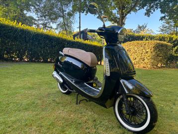 Senzo scooter (45km geel kenteken) uit 2019 beschikbaar voor biedingen