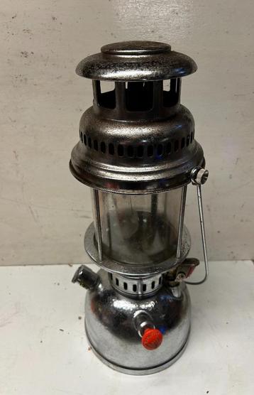 ouwe butterfly  petroleum lamp  beschikbaar voor biedingen