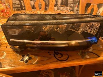 Koplamp LV full led Skoda Octavia 2021 030111823100 beschikbaar voor biedingen