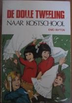 De dolle tweeling naar de kostschool - Enid Blyton., Boeken, Kinderboeken | Jeugd | 10 tot 12 jaar, Ophalen of Verzenden, Gelezen