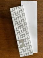 Apple Magic Keyboard met numeriek keypad, Multimediatoetsen, Ophalen of Verzenden, Zo goed als nieuw, Draadloos