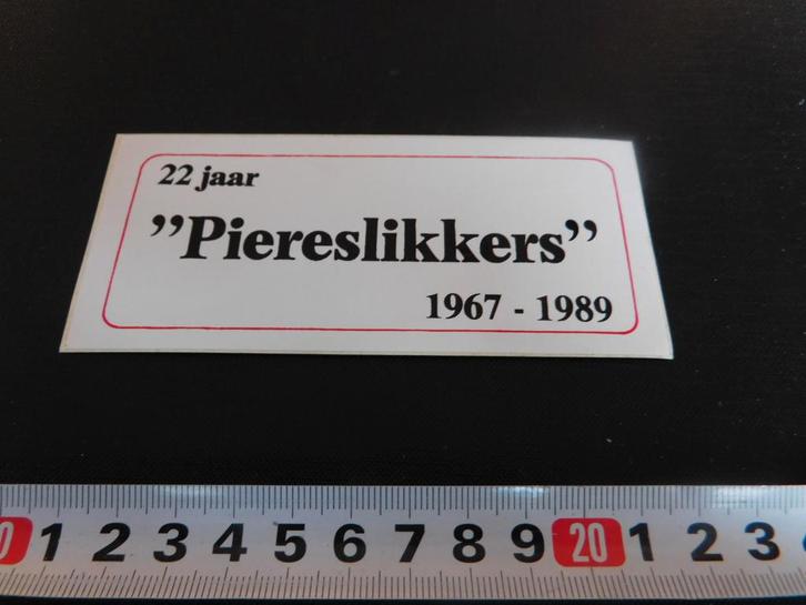 sticker carnaval vorstenbosch 22 jaar piereslikkers 1989, Verzamelen, Stickers, Zo goed als nieuw, Ophalen