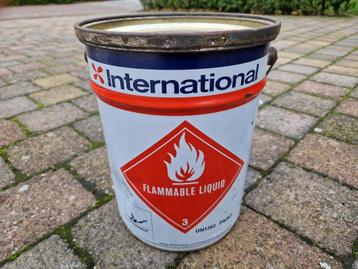 Antifouling rood 5 liter International € 70,- beschikbaar voor biedingen