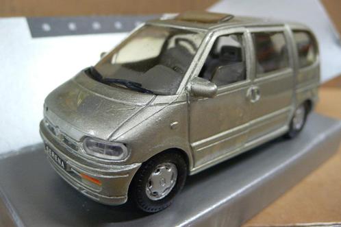nissan serena    1/43, Hobby en Vrije tijd, Modelauto's | 1:43, Nieuw, Auto, Overige merken, Verzenden