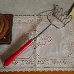 Oude brocante stamper rood houten handvat NR 1, Antiek en Kunst, Antiek | Keukenbenodigdheden, Ophalen of Verzenden