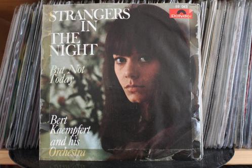 7" Single Bert Kaempfert - Strangers In The Night / But Not, Cd's en Dvd's, Vinyl Singles, Gebruikt, Single, Pop, 7 inch, Verzenden