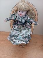 Brocante / vintage pop van porselein, Verzamelen, Poppen, Ophalen of Verzenden, Nieuw, Pop