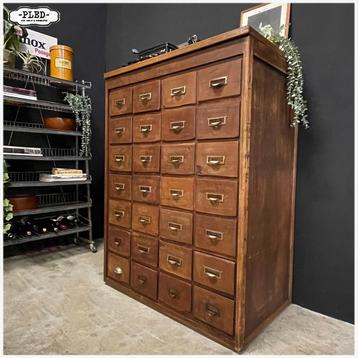 Oude eikenhouten kast Ladekast Apothekerskast Archiefkast beschikbaar voor biedingen
