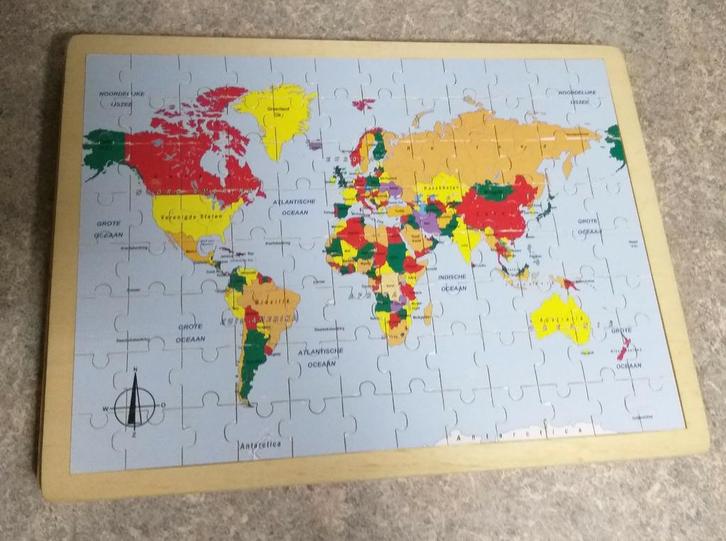 Houten puzzel - wereld legpuzzel, Kinderen en Baby's, Speelgoed | Kinderpuzzels, Zo goed als nieuw, Meer dan 50 stukjes, Van hout