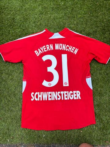 Officieel Schweinsteiger shirt beschikbaar voor biedingen