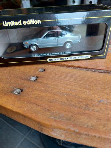 MODELAUTO 1-43 QSP TOYOTA COROLLA HARDTOP COUPE KE35 GRIJS beschikbaar voor biedingen