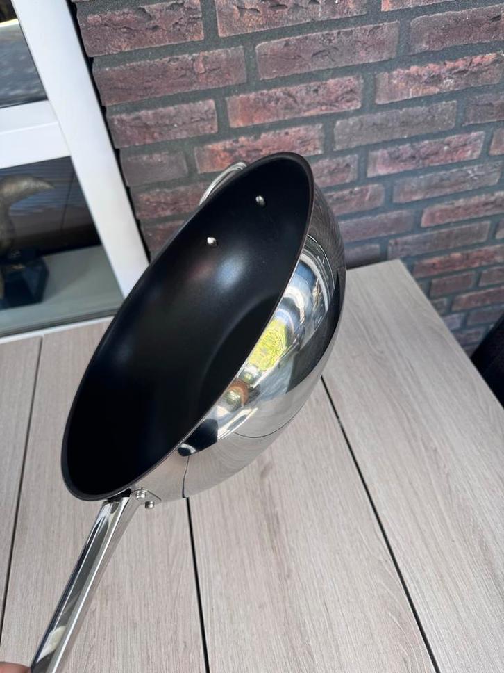 IKEA 365+ Wokpan 32cm - goede staat, Huis en Inrichting, Keuken | Potten en Pannen, Zo goed als nieuw, Wok, Rvs, Inductieplaat
