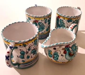 Deruta vintage aardewerk mini melkkan 18030/5 + 3 kopjes beschikbaar voor biedingen