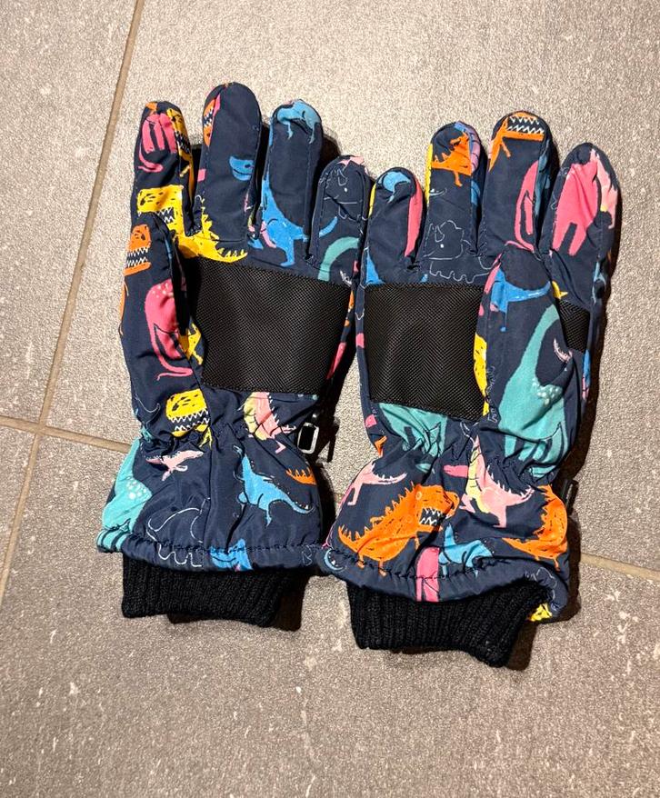 Handschoenen maat 122-128 (4-5 jaar), Kinderen en Baby's, Kinderkleding | Mutsen, Sjaals en Handschoenen, Zo goed als nieuw, Ophalen of Verzenden