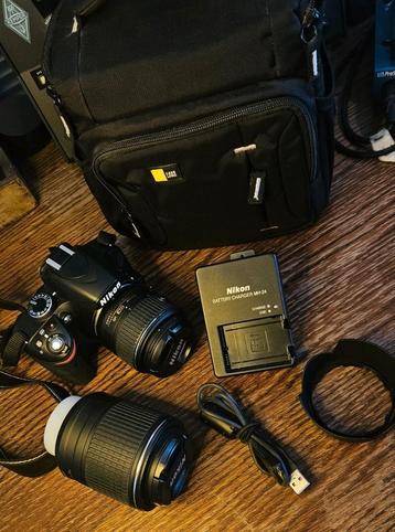 Nikon D3200 + 2 lenzen & toebehoren beschikbaar voor biedingen