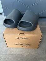 Yeezy slide slate grey maat 40,5, Kleding | Heren, Nieuw, Slippers, Ophalen of Verzenden, Adidas