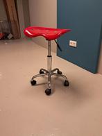 Rode kruk 'tractor zitting' - in hoogte verstelbaar, Ophalen of Verzenden, In hoogte verstelbaar, Zo goed als nieuw, Kunststof