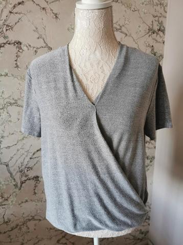 Nieuw : top/shirt van Object (L) met leuke.details
 beschikbaar voor biedingen