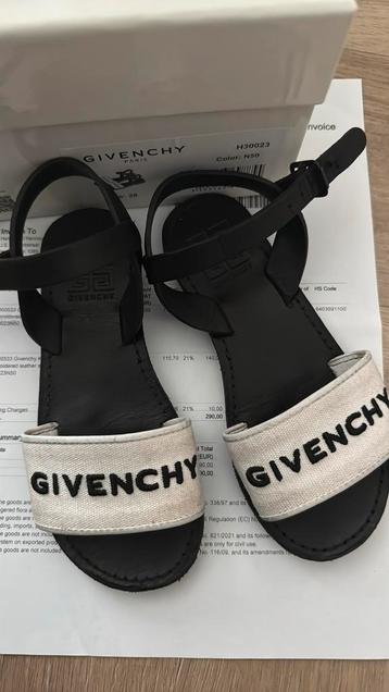 Givenchy Sandalen Maat 28 beschikbaar voor biedingen