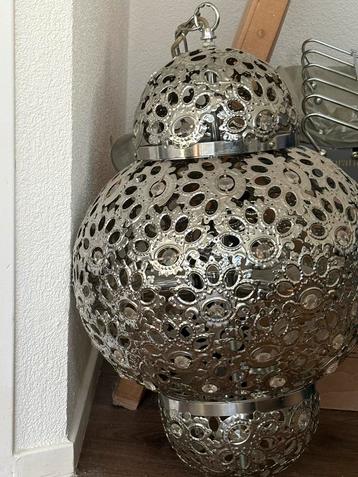 Decoratieve metalen bol lamp beschikbaar voor biedingen