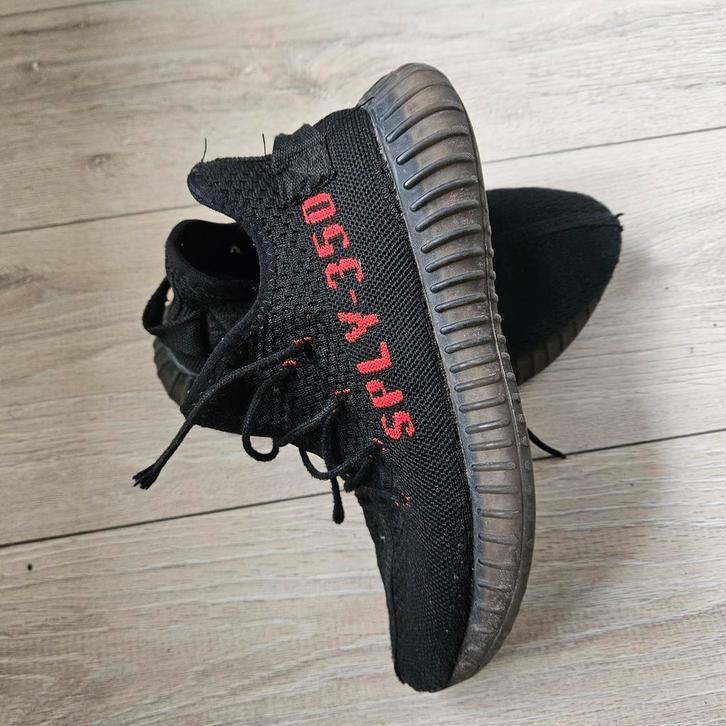 Yeezy SPLY 350 X Adidas, 35, nog prima, Kinderen en Baby's, Kinderkleding | Schoenen en Sokken, Gebruikt, Sportschoenen, Jongen of Meisje