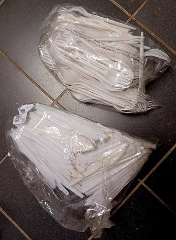 Plastic Bestek - Vorken en Messen - Nieuw beschikbaar voor biedingen