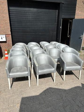 Partij stoelen 19 stuks beschikbaar voor biedingen