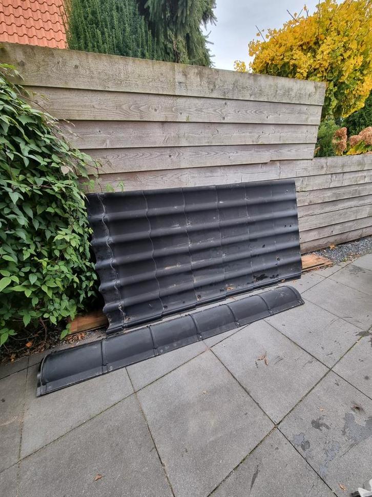 Zwarte Dakpanplaten en nokvorsten - Restpartij (gebruikt), Doe-het-zelf en Verbouw, Dakpannen en Dakbedekking, Gebruikt, Dakplaat of Dakpanplaat