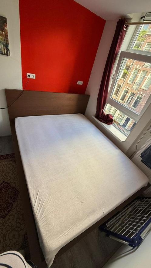 Stevig bed 160x200cm, Huis en Inrichting, Slaapkamer | Bedden, Gebruikt, Tweepersoons, 160 cm, 200 cm, Hout, Bruin, Ophalen