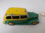 1956 Dinky Toys 254 AUSTIN TAXI + DRIVER. (Groen/geel), Ophalen of Verzenden, Gebruikt, Auto, Dinky Toys
