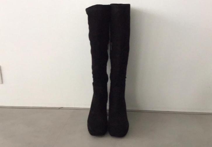 Zwarte suede knie laarzen maat 41, Kleding | Dames, Schoenen, Nieuw, Hoge laarzen, Zwart, Ophalen of Verzenden
