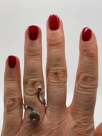 Z857 Prachtige zilveren modernist ring (verstelbaar), Met kristal, Ophalen of Verzenden, X, Dame